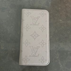 Louis Vuitton phone case in Perfect Condition